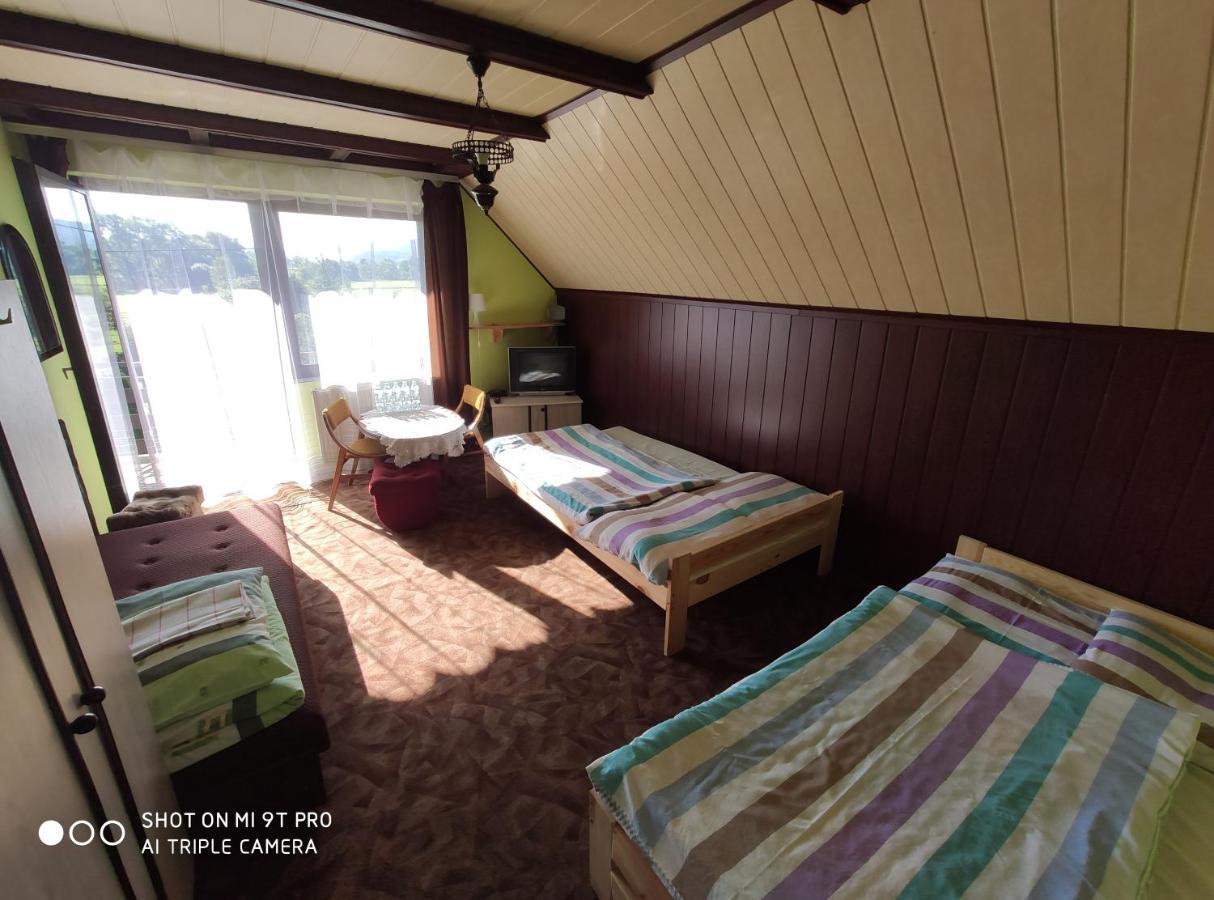 Agroturystyka Pod Kolami ミチュコフツェ 部屋 写真